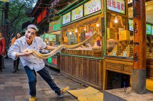 西安小寨吃瓜视频曝光,街头美食引发热议