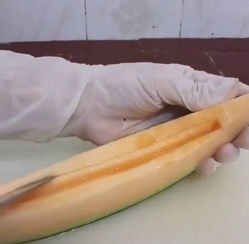 吃哈密瓜的正确切法视频,轻松掌握完美切法视频教程